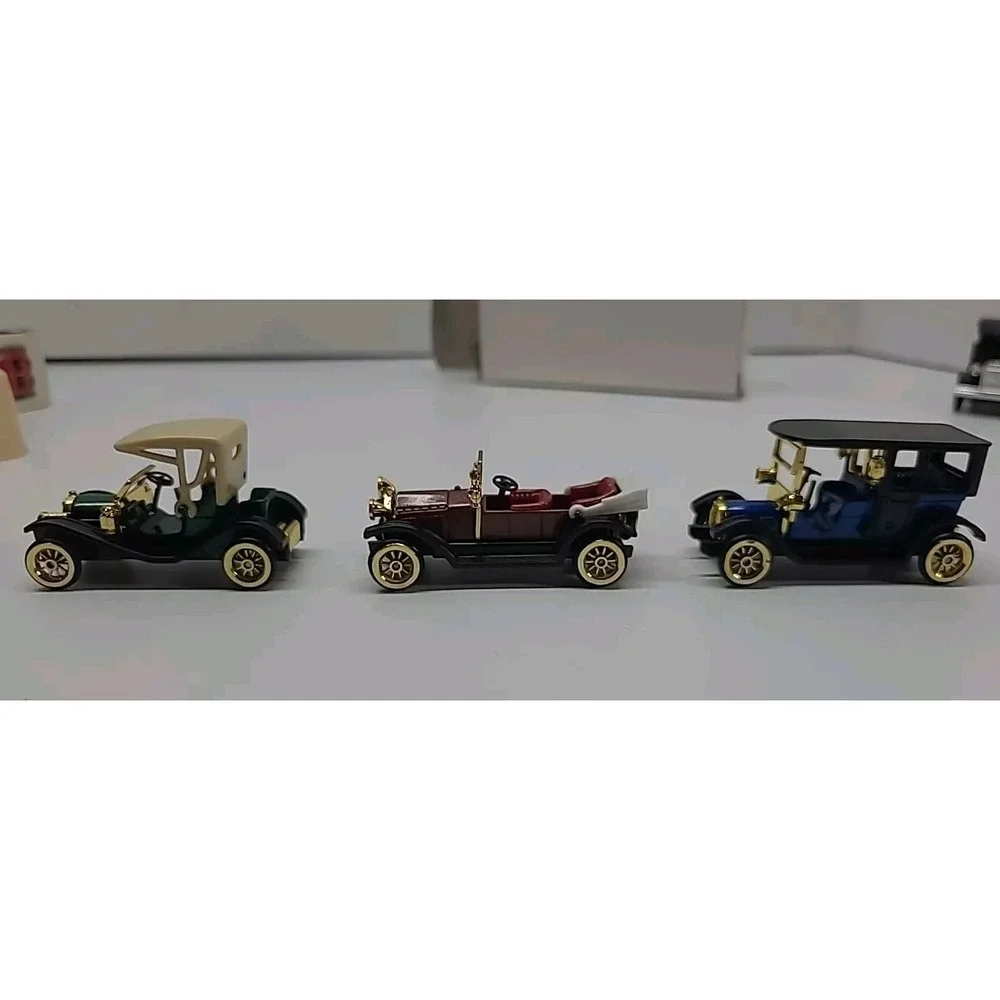 Small model cars fire engine Readers‎ Digest